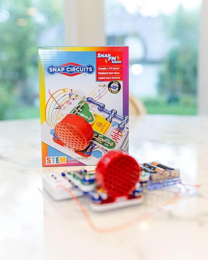 Snap Circuits FM Radio