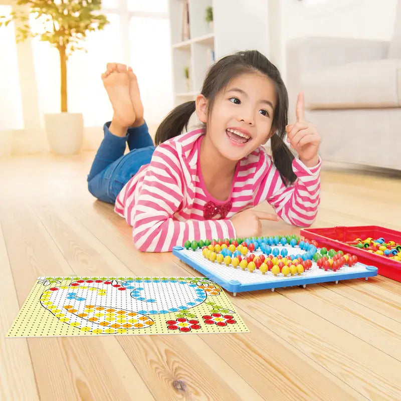 FantaColour Peg Board